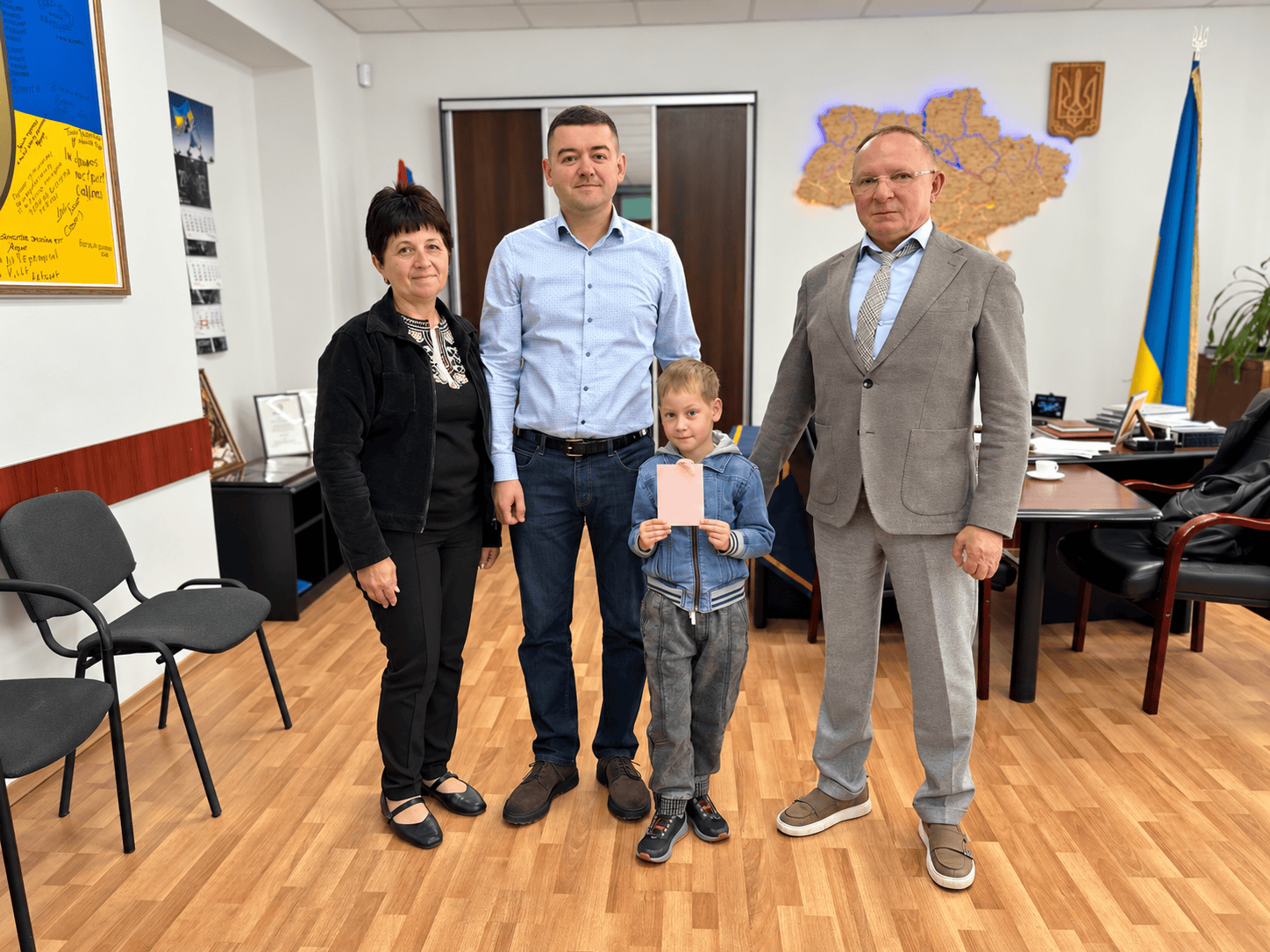 П’ятирічному сину загиблого воїна «Азову» передали сертифікат на 10 тисяч гривень